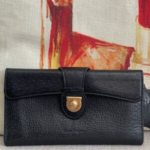 ⭐️COA⭐️SALVATORE FERRAGAMO PURSE GANCINI LEATHER BLACK UNISEX⭐️💯Authentic